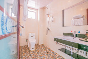 现代简约风卫生间设计