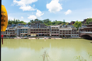 河畔古建风景