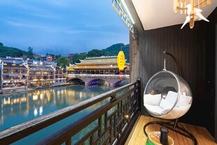 阳台夜景 惬意休闲时光