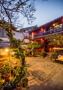 古雅庭院夜景 静谧美好