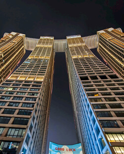 重庆来福士夜景仰视视角