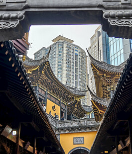 古建与现代建筑相映成趣