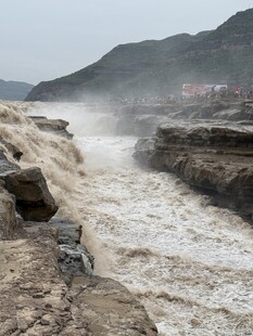 黄河壶口瀑布壮观景象