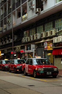 香港街头的红色出租车