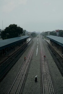 俯瞰铁路轨道场景