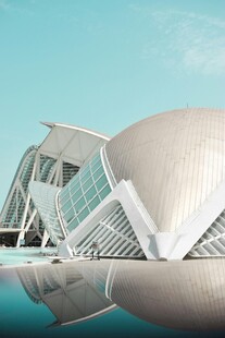 现代风格独特建筑外观