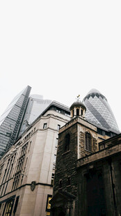 复古与现代结合的建筑外观
