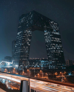 北京夜景中的独特建筑