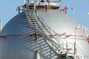大型储油罐及附属攀爬设施