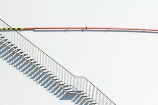 现代建筑独特线条景观