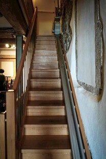 木质复古风室内楼梯展示