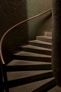 复古螺旋楼梯特写