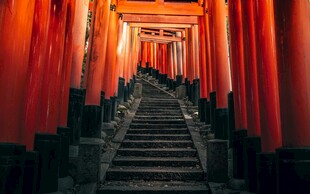 红色 居通道 神秘美景