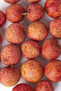 新鲜荔枝饱满诱人