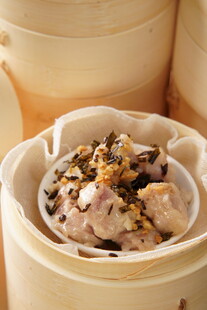 豉汁蒸排骨 馅料丰富诱人