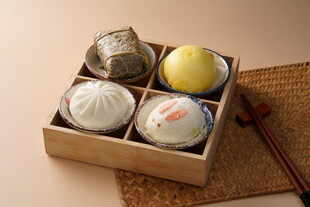 日式点心礼盒展示