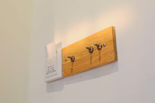 墙上简约装饰画展示