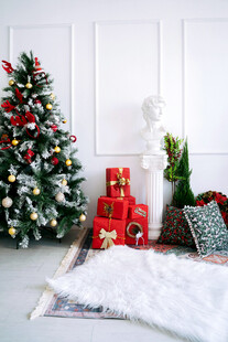 圣诞室内装饰与礼物场景