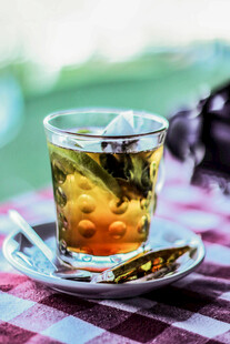 杯中绿茶