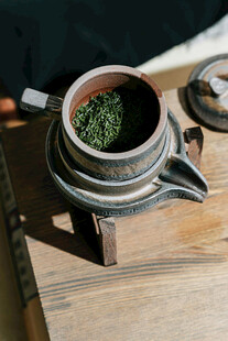 古朴陶制茶器