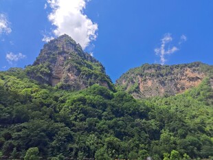 朝天吼漂流景区