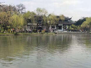 湖畔中式建筑 宁静景致