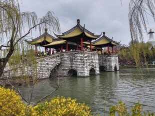 江南水乡古典桥亭美景