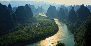 壮美漓江山水风光图