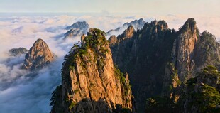 黄山云海奇峰壮丽景观
