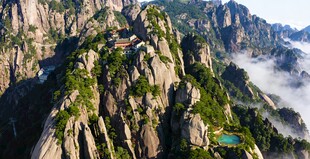 壮丽黄山奇峰云雾景观