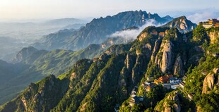 九华山壮美山峦间的隐秘村落