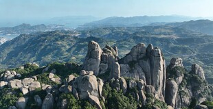 莲花山壮丽奇峻的山峰景观