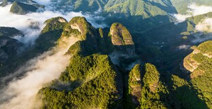 莲花山空中俯瞰壮美青山云海