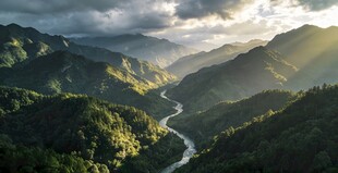 山间蜿蜒河流壮美风光