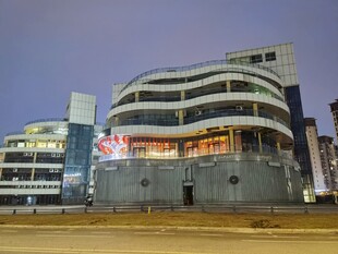 现代风格多层建筑外观