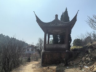 山间古亭