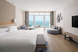 现代简约风海景卧室