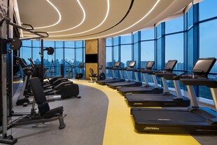 现代健身房内景展示