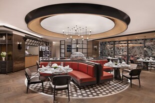 豪华餐厅优雅用餐空间