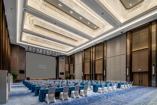 现代豪华会议室场景布置