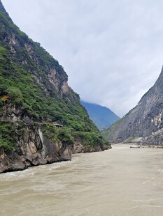 壮丽长江峡谷风景