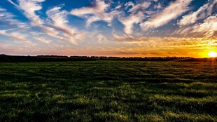 草原日落美景