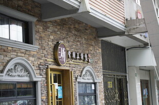 复古风格街边店铺外观