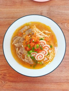 鱼糕番茄肥牛浓汤面