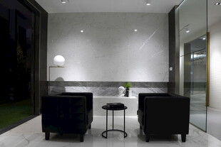 现代简约风格的室内休息区