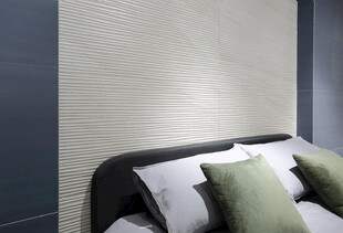 简约卧室床头墙饰展示