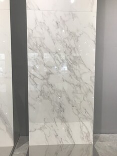 白色大理石纹理瓷砖展示
