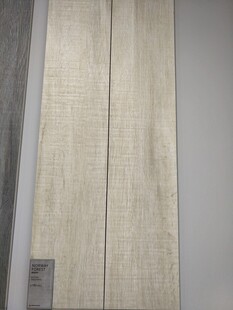 浅色木纹瓷砖展示