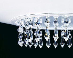 璀璨水晶吊灯特写