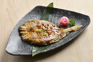 日式烤鲷鱼摆盘精美